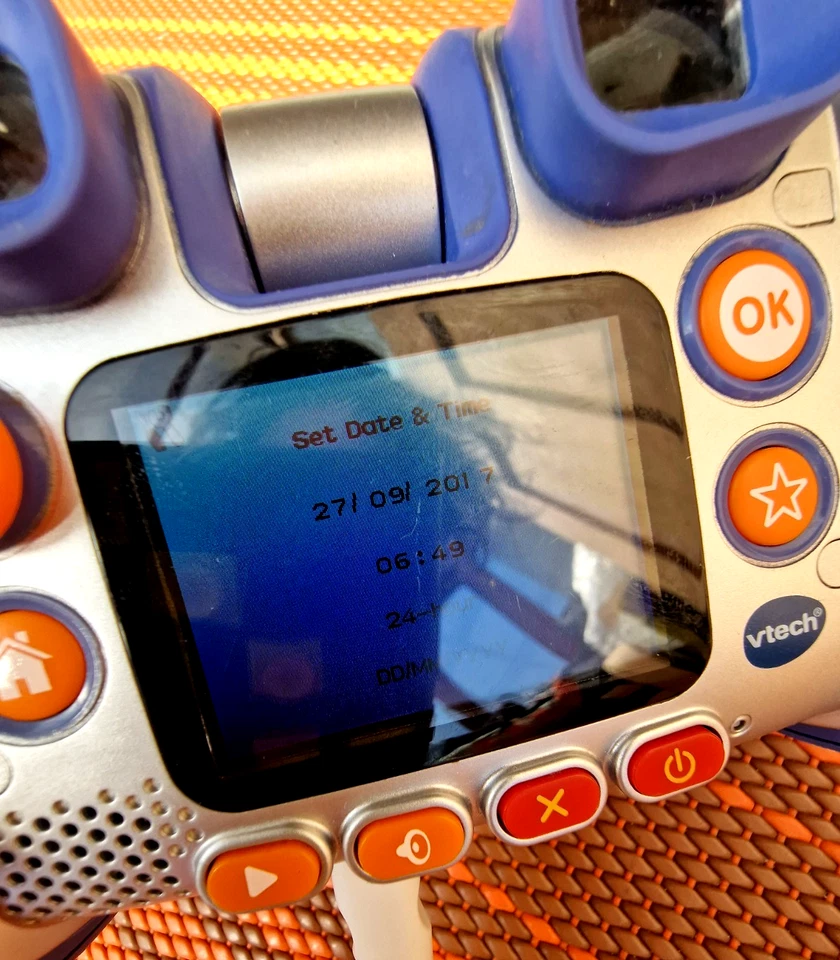 VTech ' Kidizoom Twist Connect Camera Blue ' 2.0MP 4X Digital Zoom + USB Charger - Image 2 of 4