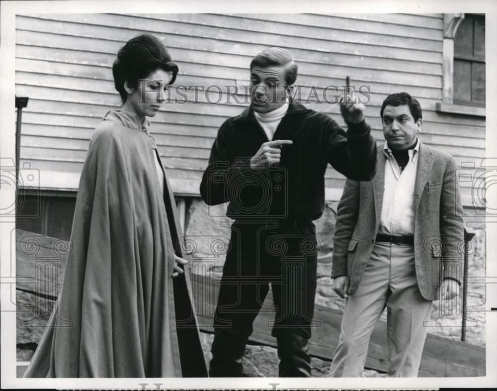 1967 Press Photo The cast in a scene on 