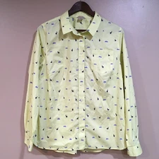 Duluth Trading Womens L Wrinklefighter Button Up Shirt Yellow Llama Cotton Artsy