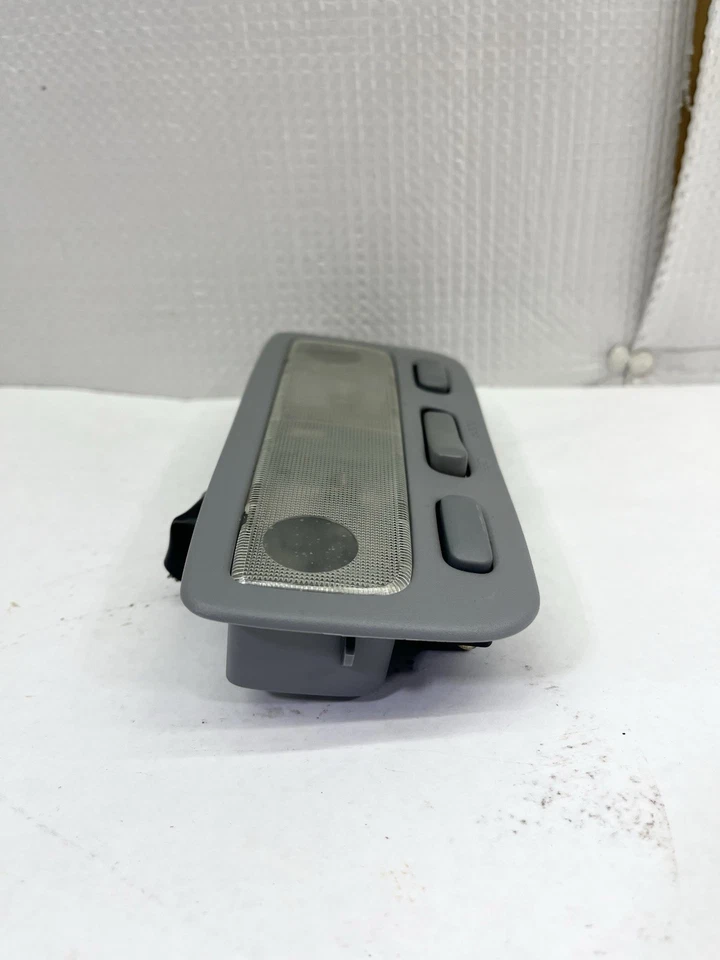 1996-2000 TOYOTA RAV 4 CÚPULA INTERIOR SUPERIOR MAPA LUZ - Sem teto solar - Imagem 3 de 4