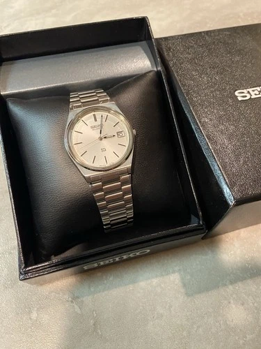 Vintage Seiko Men's Watch 8122-7019 Quartz - Date - Looks Good RUNS WELL