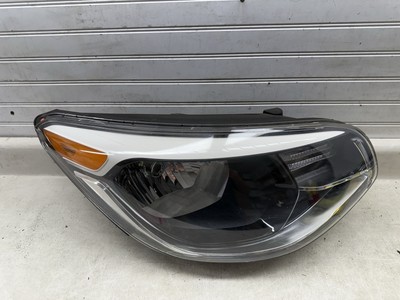 2014-2016 KIA SOUL OEM RIGHT RH HEADLIGHT LAMP 92102-B2230