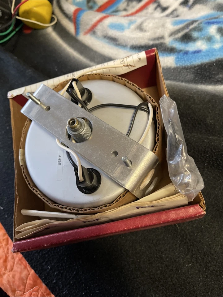 AutoMeter Pro-Comp Ultra-Lite Speedometer &  2 Tachometers 5" Shift Lite Silver - Image 4 of 4