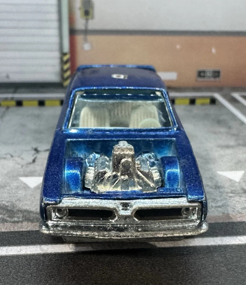 Hot Wheels Redline 1970 King Kuda azul con interior blanco en muy buen estado Foto 3 de 4