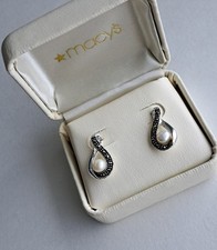 Sm, elegant silver jewelry store earrings