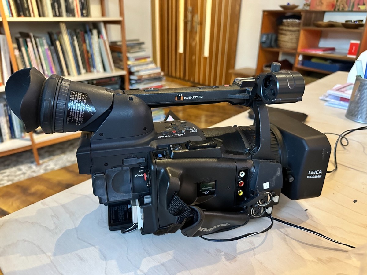 Panasonic AG-HVX200 パナソニック Amazon.com : Panasonic AG-HVX200 P2 HD Camcorder : Electronics