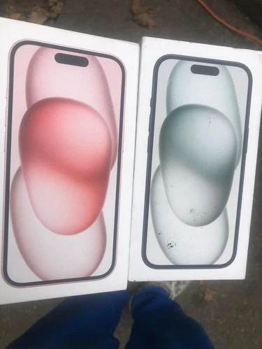 Apple iPhone 15 - 256GB - Black AT&T