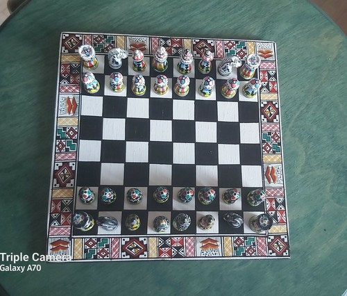 Vintage Peruvian Wooden Handmade chess game . 20×20cm - Picture 5 of 9