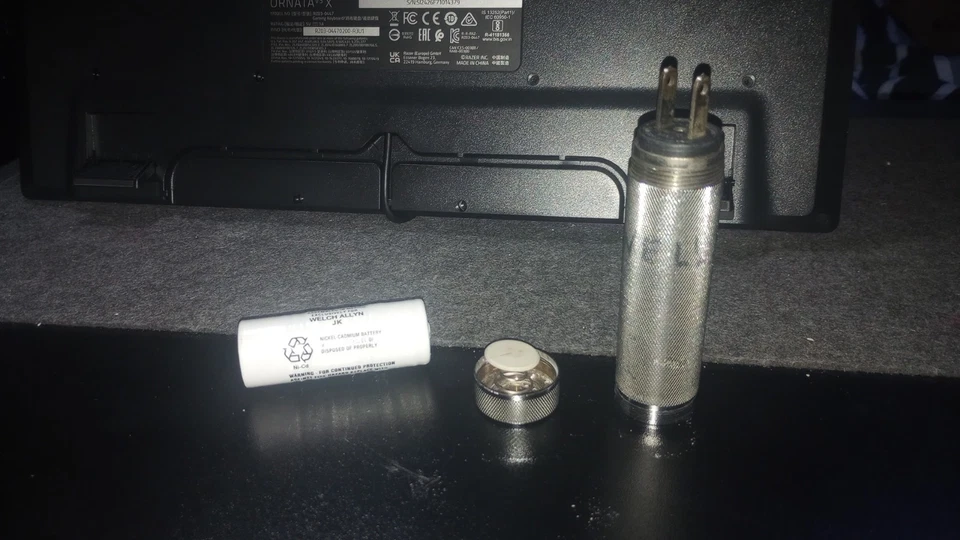 Welch Allyn 20200 3.5V Otoscopio Pnuemático Mango Recargable y Mira/Luz Foto 4 de 4