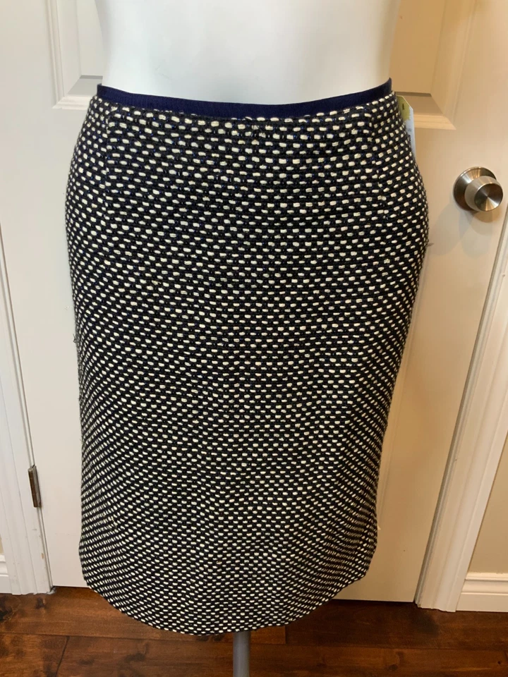 Falda lápiz de tweed metálico azul marino, blanco y dorado Tory Burch, talla 6 Foto 2 de 4