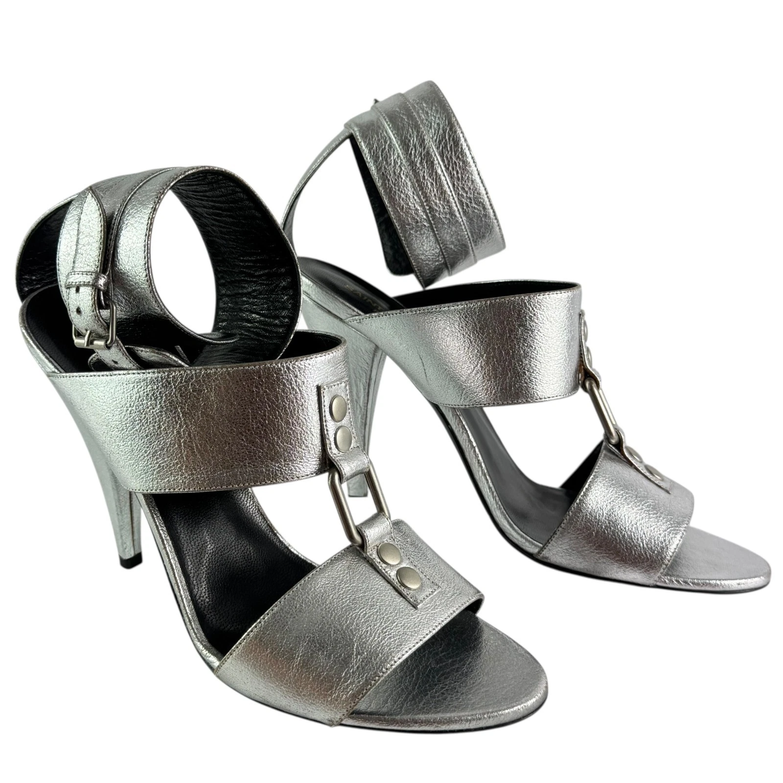 SAINT LAURENT (YSL) Sandali SAINT LAURENT Paris Fetish con polsino argento metallizzato in pelle 38 5 8 5 US