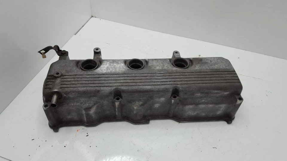 Cubierta válvula lado pasajero derecho 1993 94 95 Isuzu Rodeo V6 3.2 Foto 2 de 3