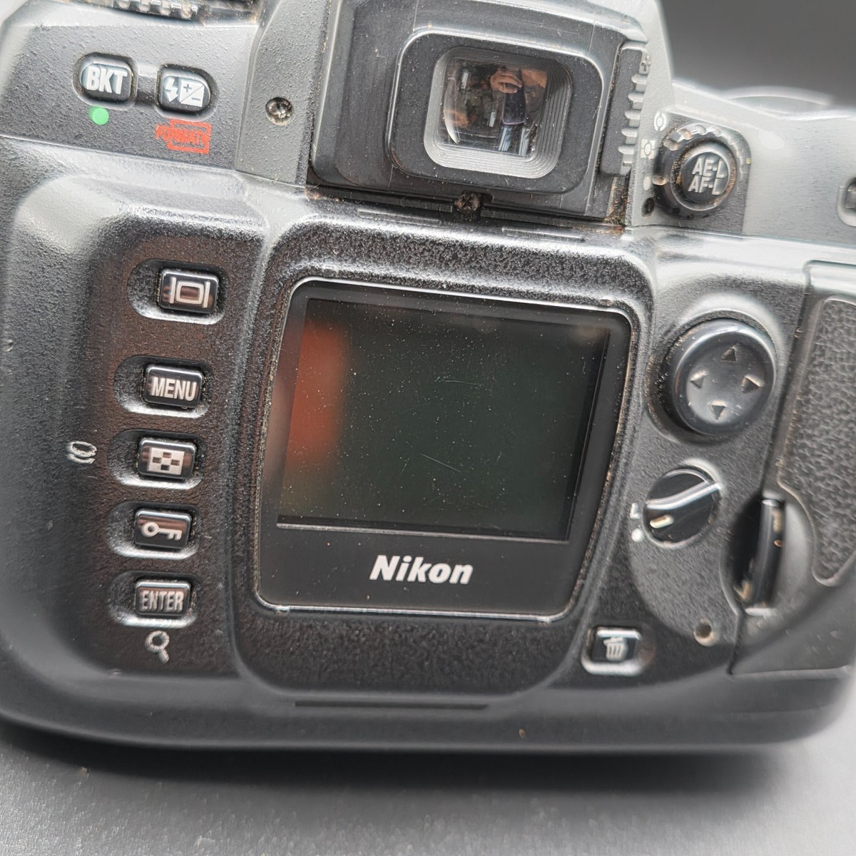 Nikon D100 6.1MP Digital SLR Camera Body & AF-S DX 18-55MM 1:3.5