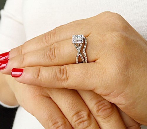 14K WHITE GOLD PRINCESS CUT SIMULATED DIAMOND ENGAGEMENT RING AND BAND 1.50CT - Picture 5 of 10
