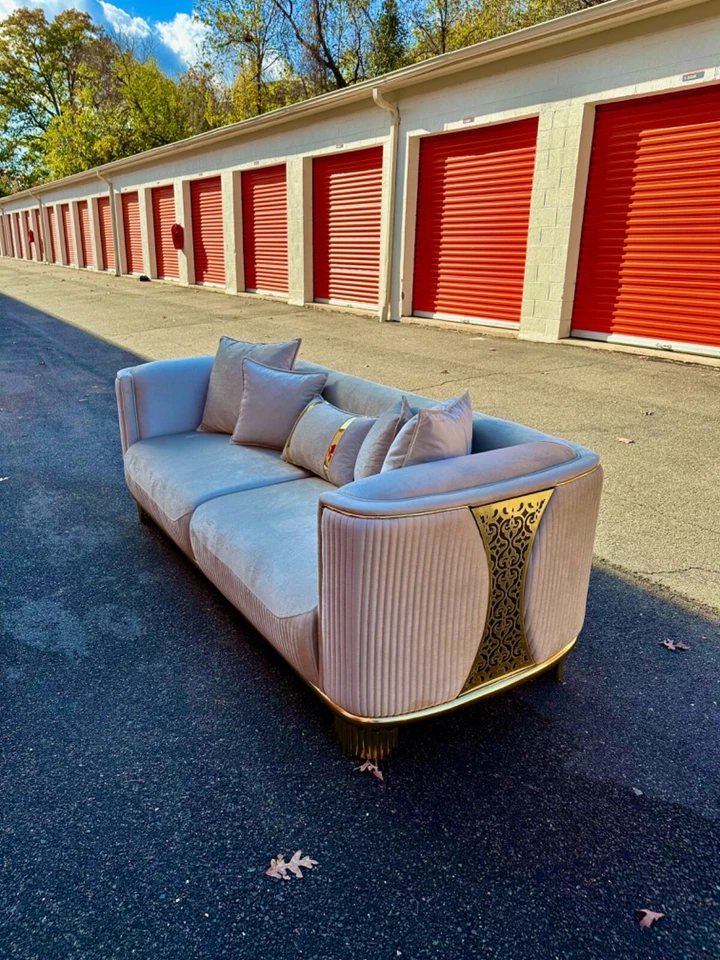 Nuevo sofá de lujo - patas de hierro - 5 almohadas - cómodo y lujoso Foto 3 de 4