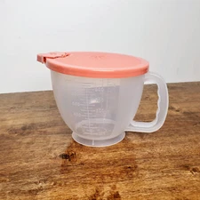 NEW TUPPERWARE Mix N Store 4 Cup 1 Qt Measuring Bowl with Flamingo Pink Snap Pou