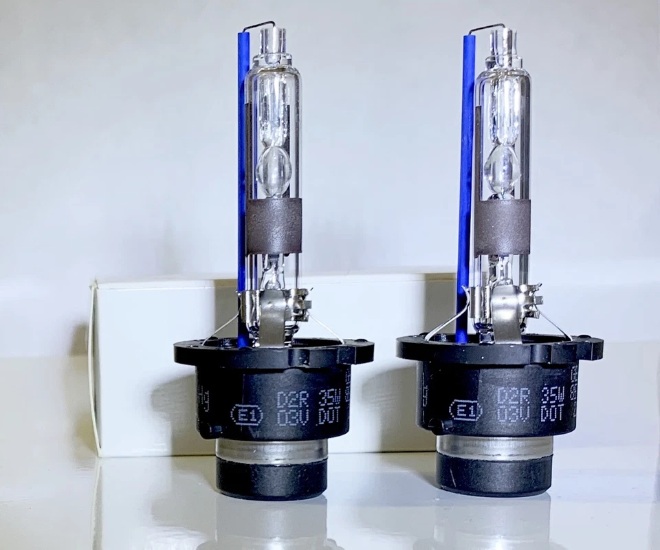 2PCS NEW OEM D2R 6000K 66050 66250 85126 XENON HID HEADLIGHT BULBS SET - Image 2 of 2