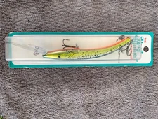 Reef Runner 800-27 Deep Diver R.Queen