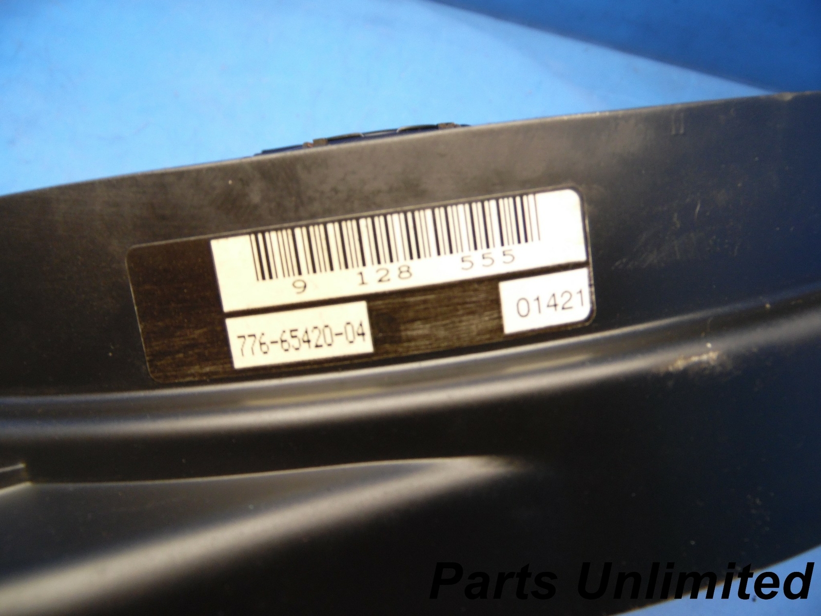 01-05 Saturn L Series L200 OEM radiator cooling fan motor assembly 