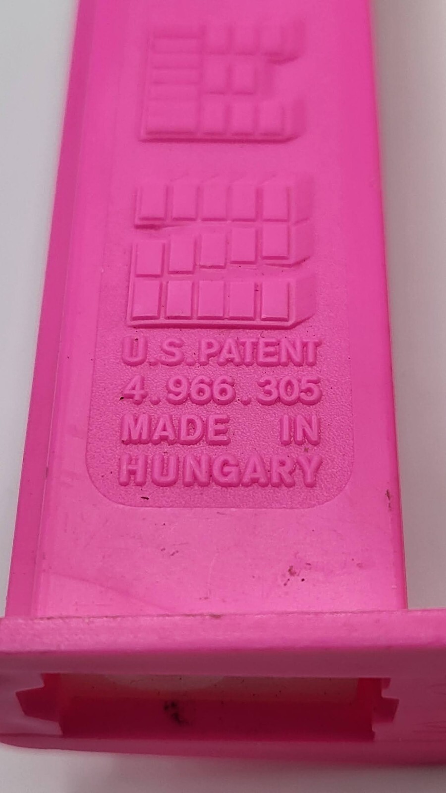 VTG 2000 Peanuts Series 2 PEZ Dispensers - Snoopy & Woodstock - Loose - Retired