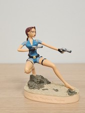 Figurine Tomb Raider Lara Croft Atlas officielle statuette décor jeu vidéo