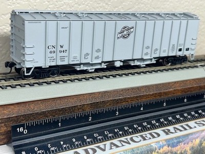 CHICAGO NORTHWESTERN  '' CNW '' 50 ft AIRSLIDE COVERED 2 BAY HOPPER - HO SCALE NEW