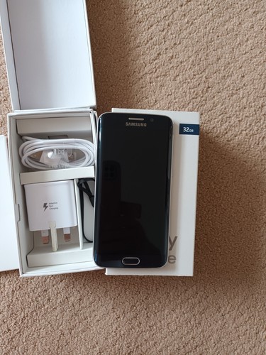 Samsung Galaxy S6 Edge 32GB - Picture 2 of 3