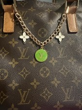 Portachiavi con ciondolo catena borsa LV nuovo