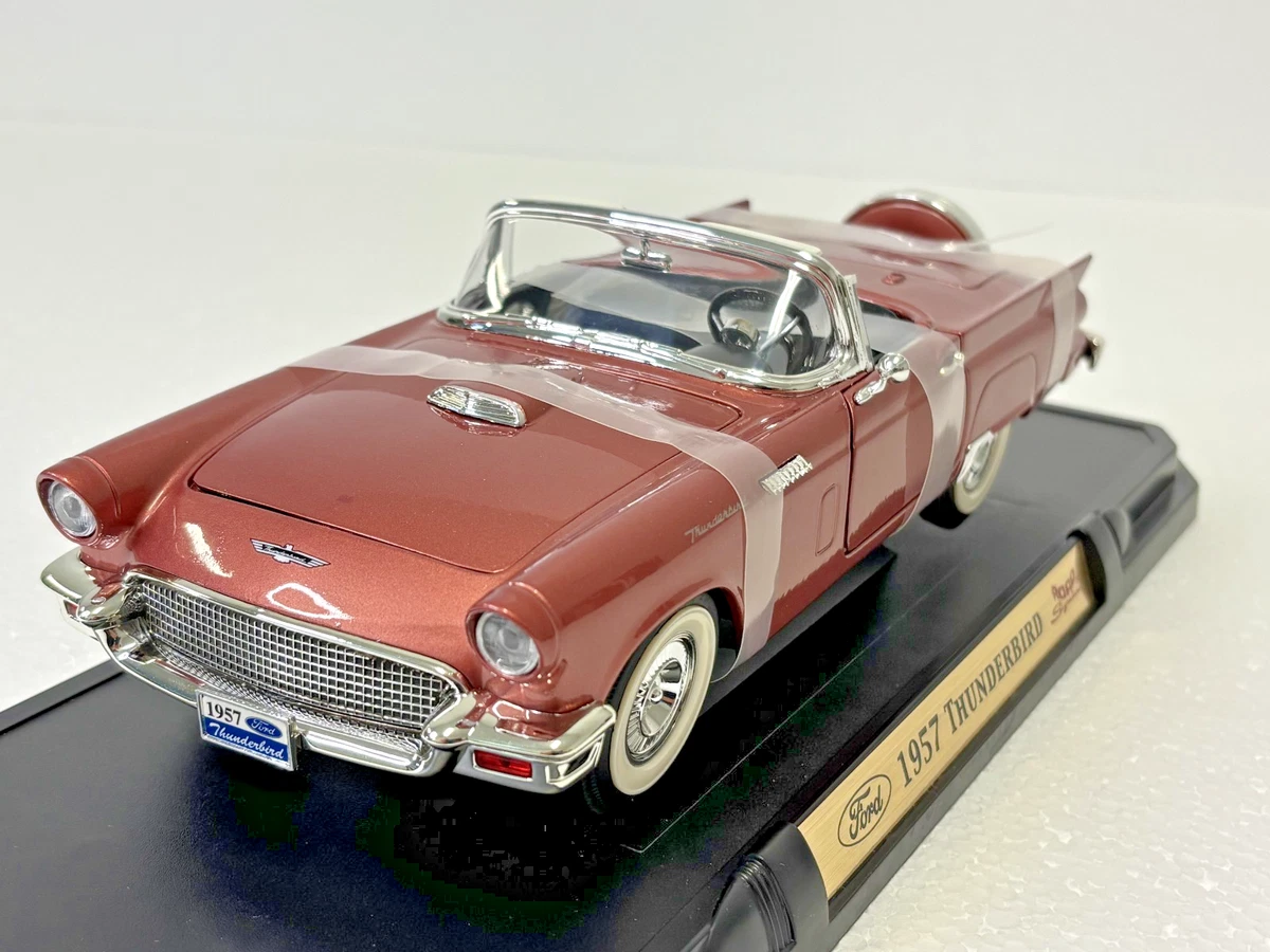 Road Signature Ford Thunderbird Contemporary Manufacture Diecast
