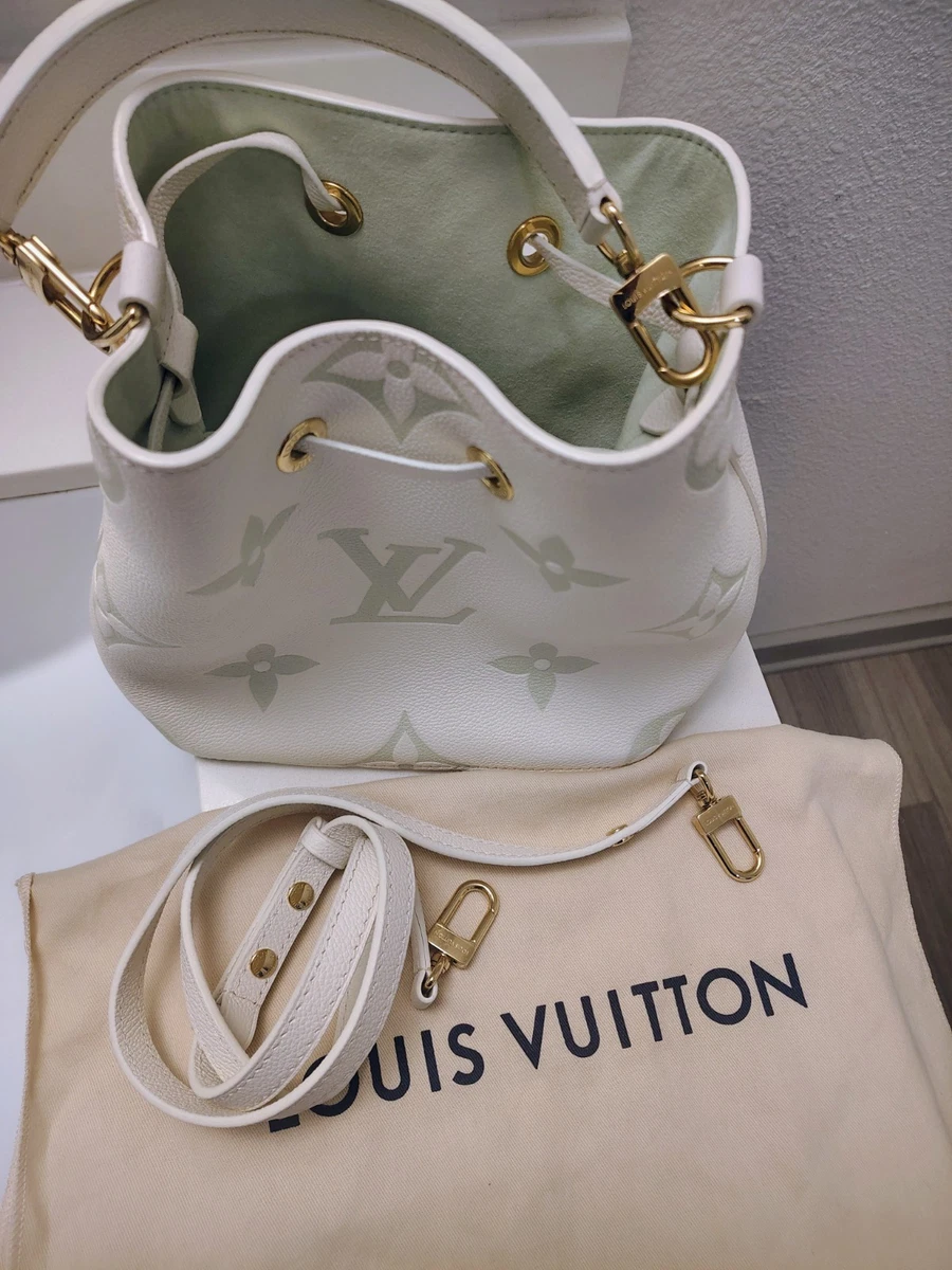 Louis Vuitton Leather Exterior White Bags & Handbags for Women for
