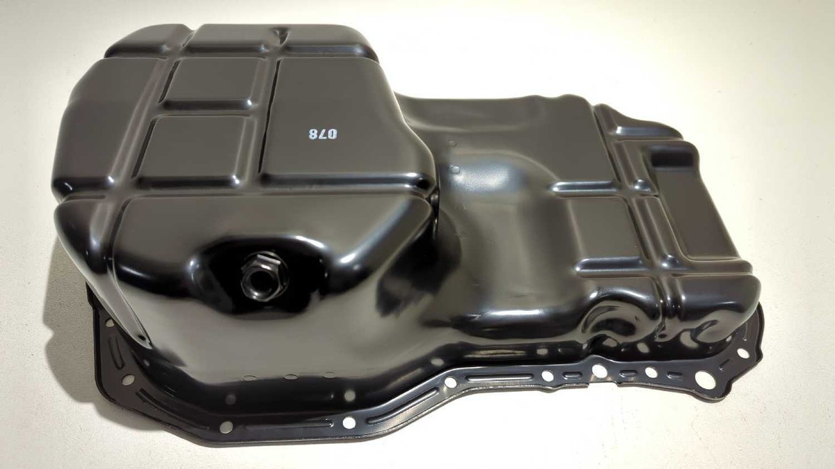 New OEM Engine Oil Pan 2003-2006 Mitsubishi Lancer Outlander 4x2