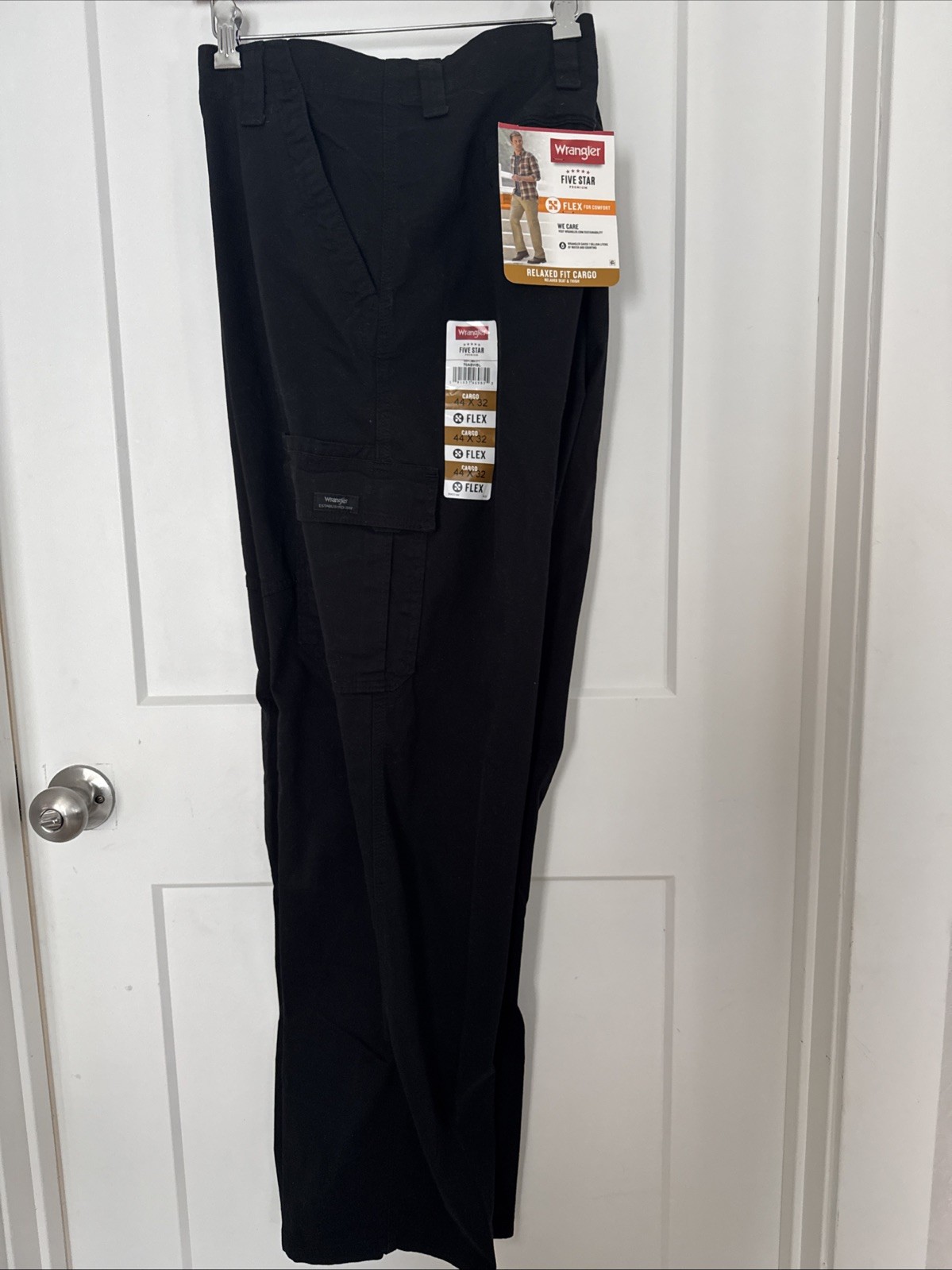 NWT Men’s Wrangler Sz 44X32 Black Flex Fit Cargo Pants #4060