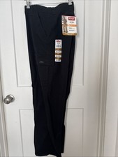 NWT Men  s Wrangler Sz 44X32 Black Flex Fit Cargo Pants 4060