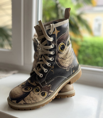 DOGO Damen Stiefelette Schnürung Kunstleder Eulen/Sterne/Mond rutschfest EU36