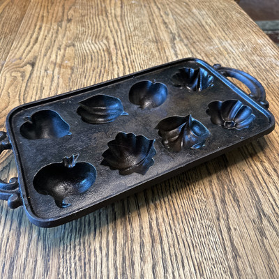 Vintage John Wright Cast Iron Baking Cornbread Mold Of Fruits Veg
