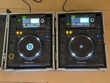 Pioneer CDJ-2000 Pair MK1 w/ Road Cases  Professional DJ Players  Tested