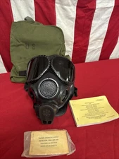 US Army M40 Chemical Biological Protective Gas Mask Medium With Case C109