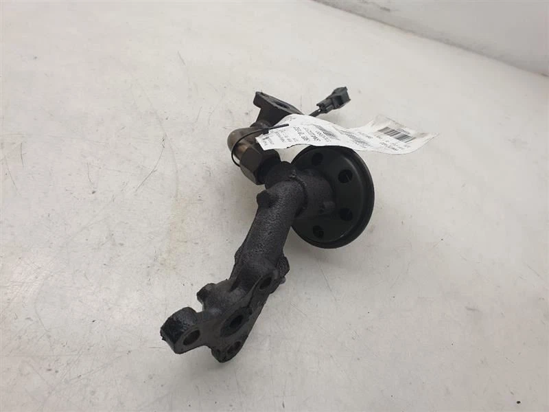 Toyota Pickup Deluxe 1992 2,4 L 4x4 MT EGR válvula Foto 3 de 4