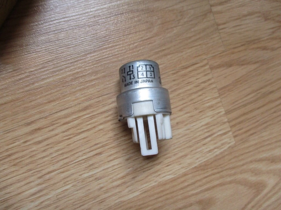 NOS GM RELAY HORN / FAN / DOOR 94845814 1985-1992 Chev Nova Geo Prizm OEM - Image 4 of 4