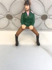Schleich English Riding School Girl Green/pink Jacket 42389