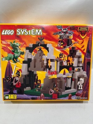 LEGO Set 6087 Witch's Magic Manor, Castle Fright Knights Halloween