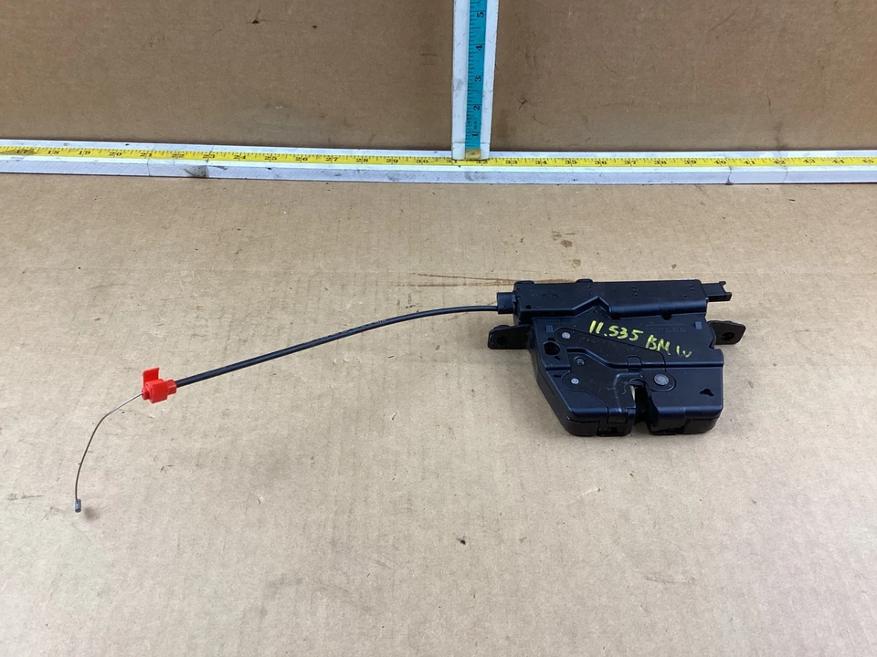 Atuador de trava de tampa de porta-malas BMW 535i 2011 - 2016 7191212 fabricante de equipamento original - Imagem 2 de 4