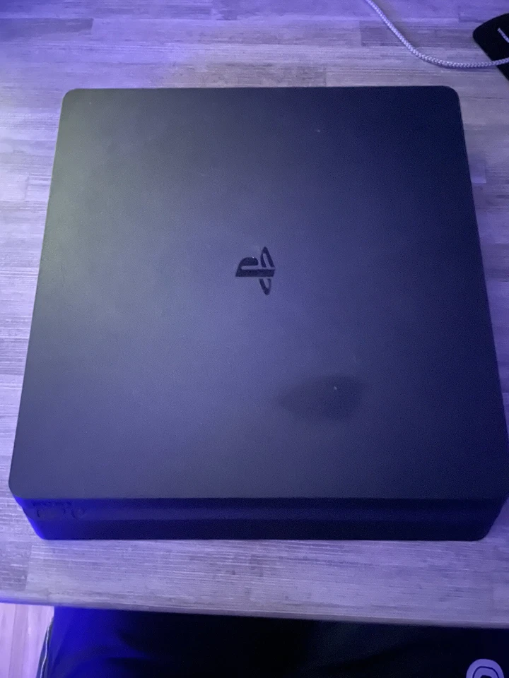Sony PlayStation 4 Slim