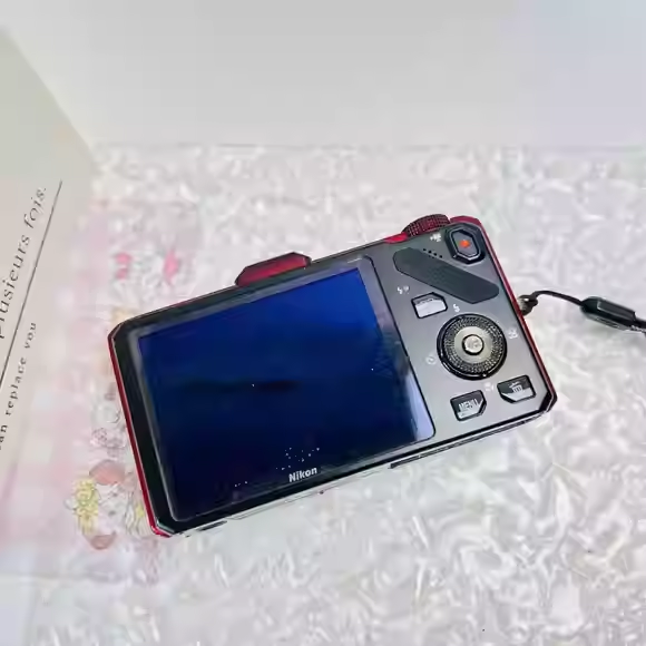 Nikon COOLPIX S9300 Digital Camera 16.0MP 18x Optica Zoom Full HD