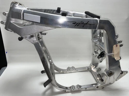 93-98 1997 97 Suzuki GSXR1100 GSX-R 1100 OEM cuadro principal 21,267 Foto 2 de 4