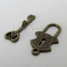 Lock And Key Antique Bronze Toggle Clasp Findings F5909 - 5, 10 Or 20 Sets