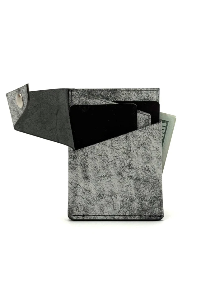 Cartera italiana compacta delgada hecha a mano de cuero curtido vegetal Foto 2 de 4