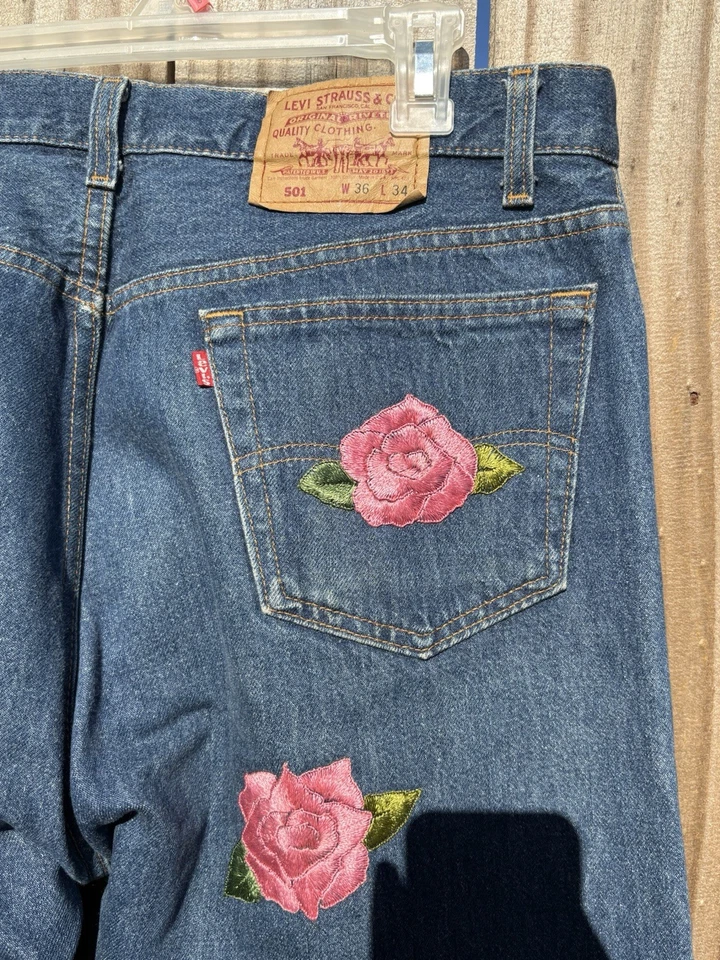 Jeans Levi's 501 Taper Personalizados Rosa Bordados Talla 36x34 Foto 4 de 4