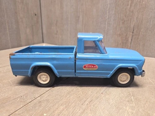 VINTAGE TONKA MOUND, MINN PRESSED METAL PICKUP TRUCK JEEP BLUE