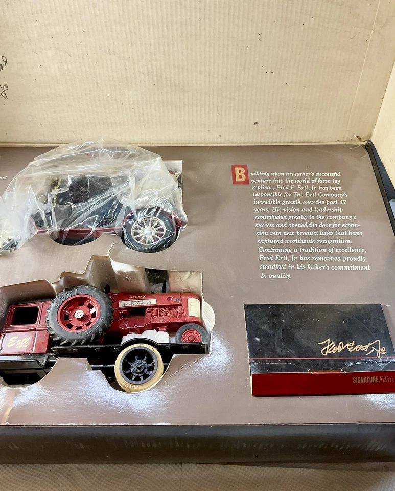1992 ERTL SIGNATURE EDITION Diecast "47th ANIVERSARY COLLECTOR'S SET" Signed - Image 2 of 4